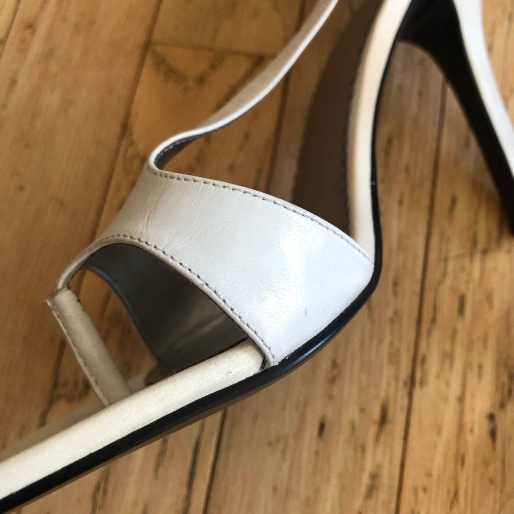 NWOT Guess Elegant White Heeled Sandals - Picture 12 of 15